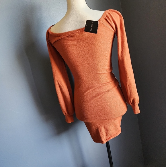 NWT Forever 21 Off Shoulder Ruched Knit Dress - Picture 3 of 7